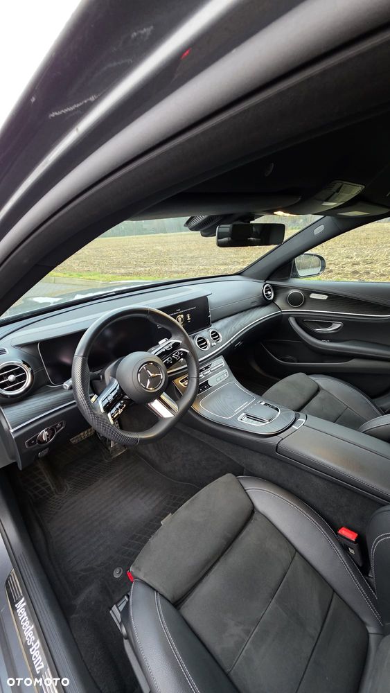 Mercedes-Benz Klasa E - 28