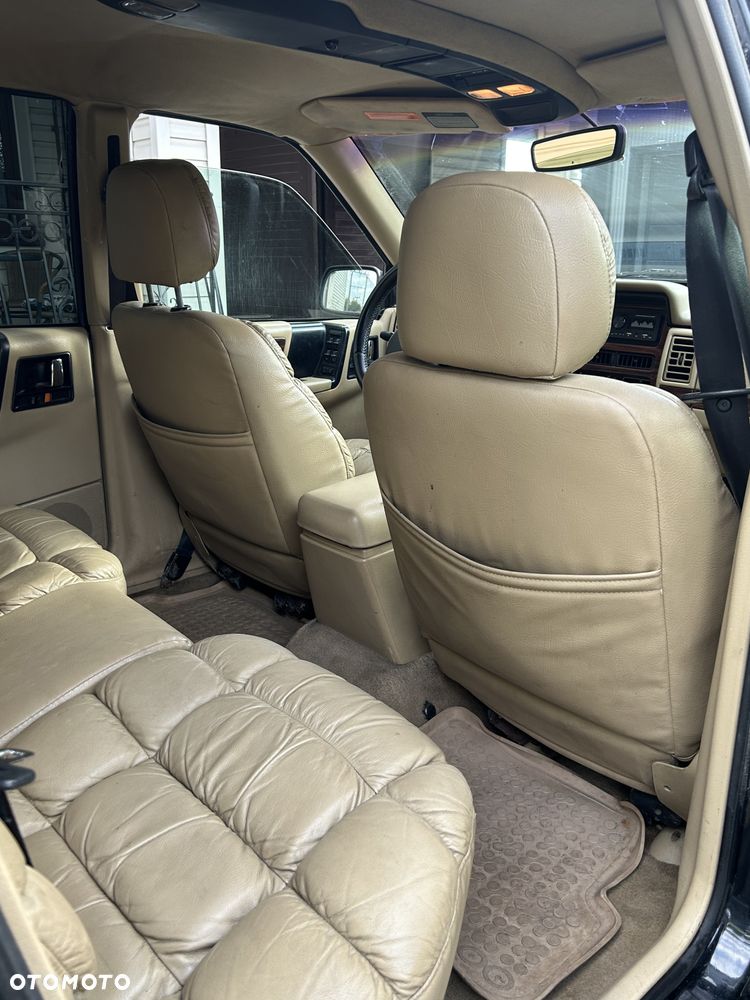 Jeep Grand Cherokee - 17