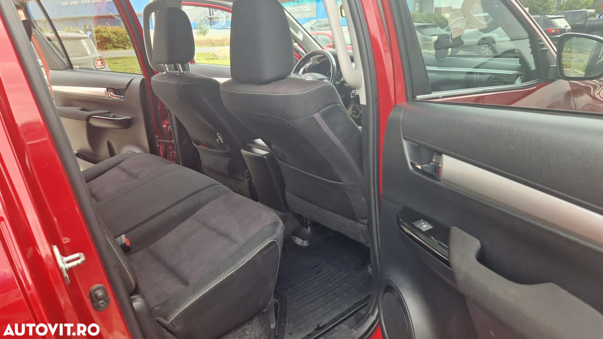 Toyota Hilux 4x4 Double Cab A/T Invincible - 18
