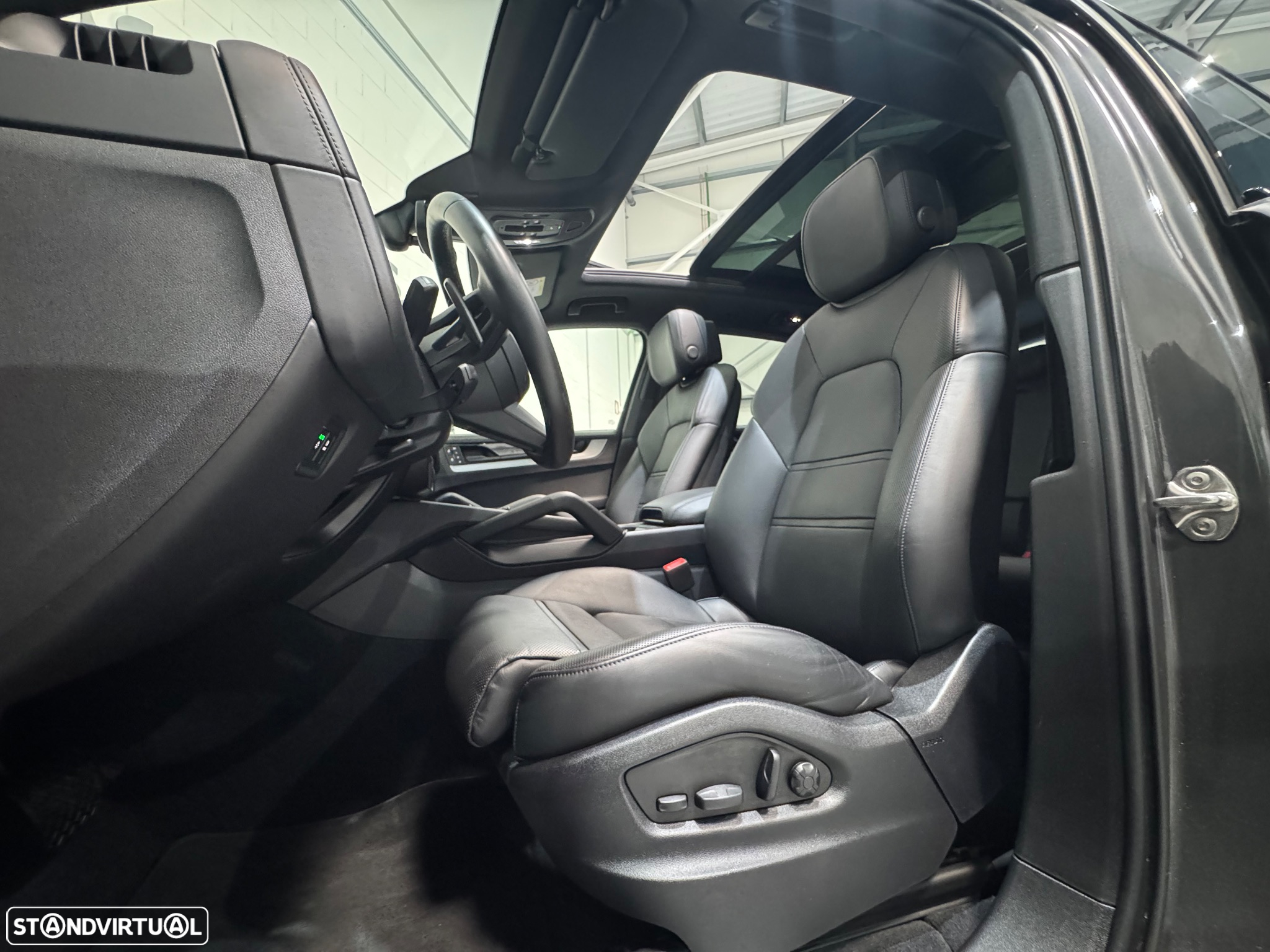 Porsche Cayenne - 24