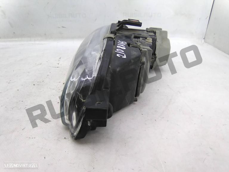 Ótica / Farol Direito  Fiat Brava [1995_2001] 1.2 16v 80 - 2