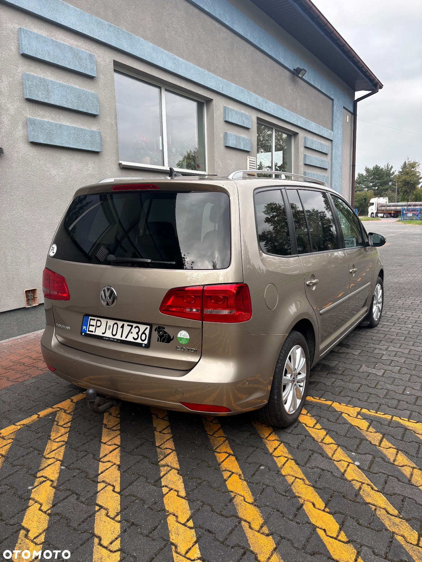 Volkswagen Touran 2.0 TDI DPF Highline - 4