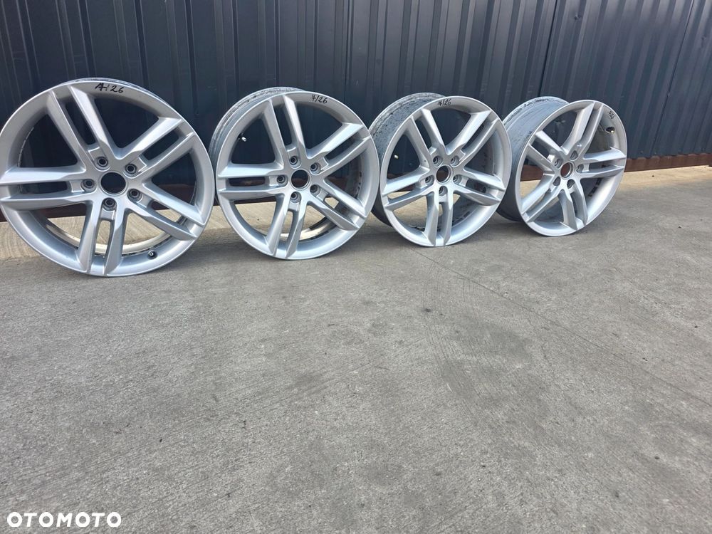 FELGA FELGI KOMPLET AUDI Q3 8U VW 7.0J R18 ET43 8U0601025AA 7/26 ORYGINAŁ ! - 1