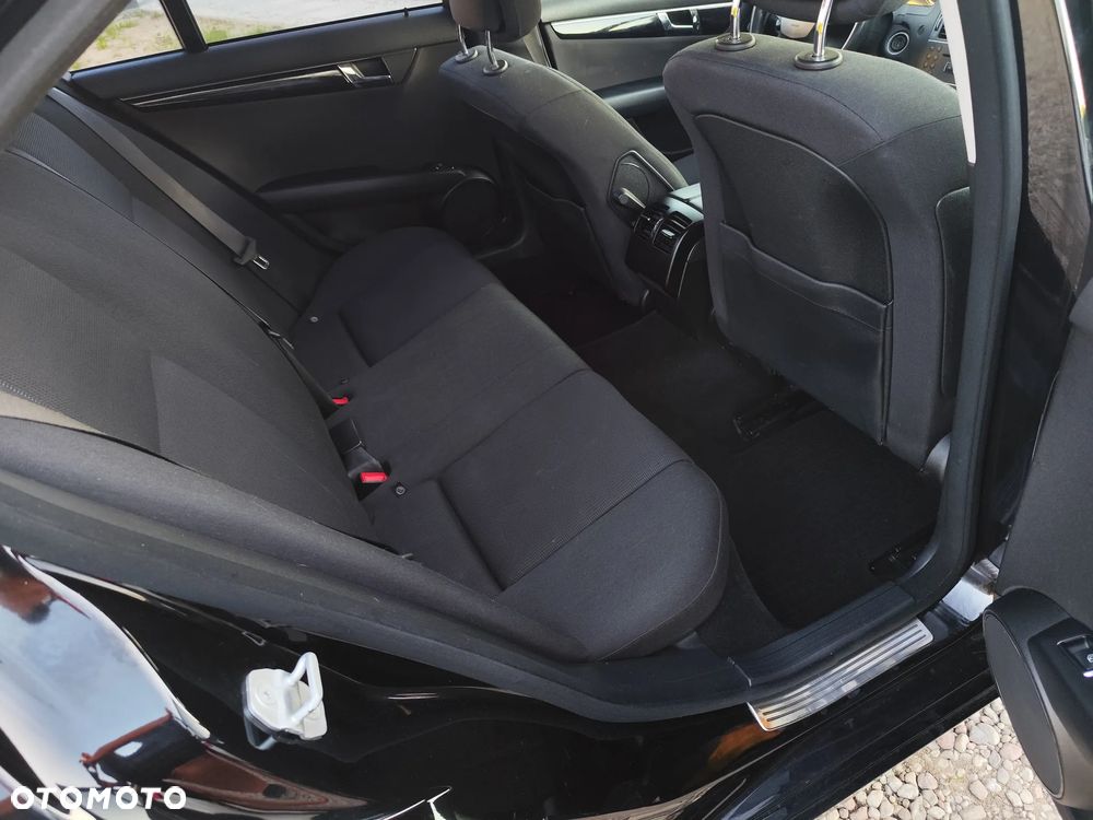 Mercedes-Benz Klasa C 180 CGI BlueEFFICIENCY SPORT EDITION - 8