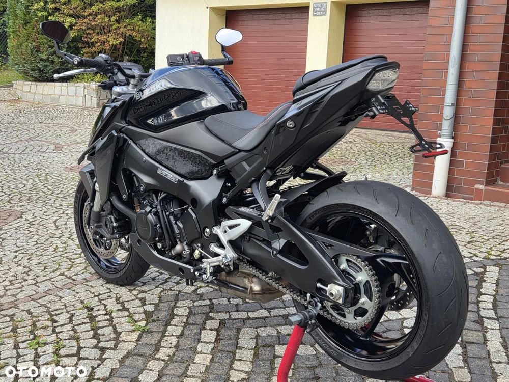Suzuki GSX - 5
