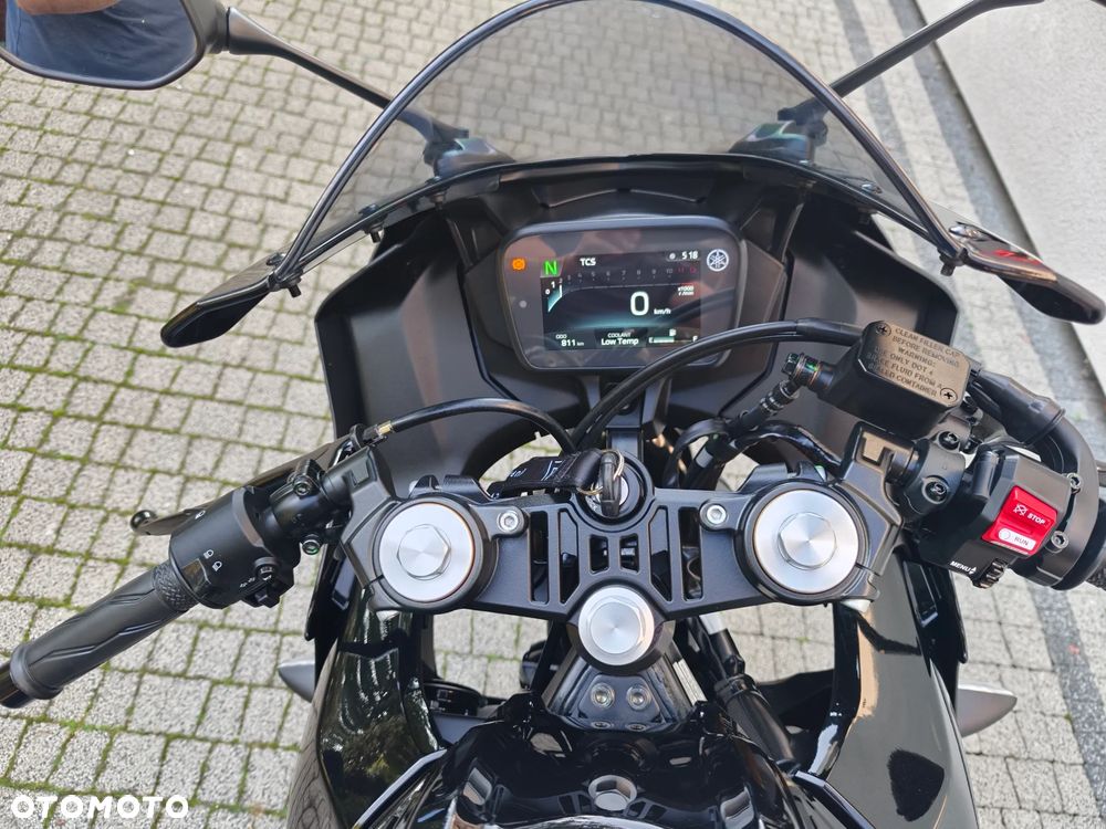 Yamaha YZF - 28