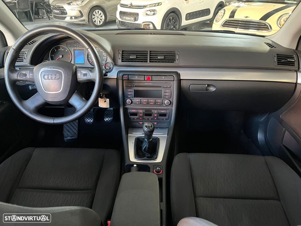 Audi A4 2.0 TDI S-line - 7