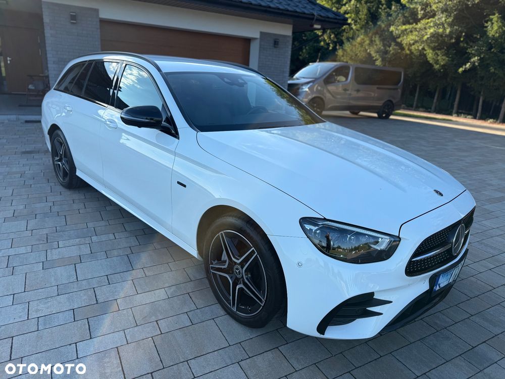 Mercedes-Benz Klasa E 300 de AMG - 22