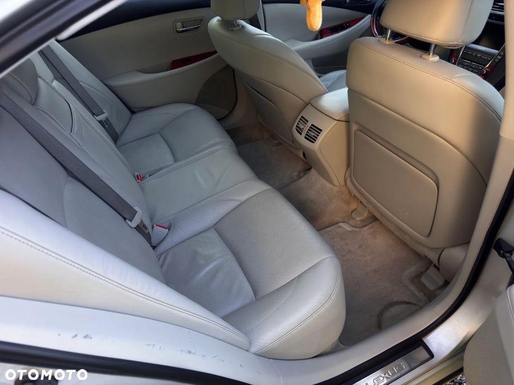Lexus ES - 31