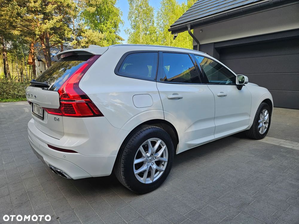 Volvo XC 60 D4 Momentum Pro - 11