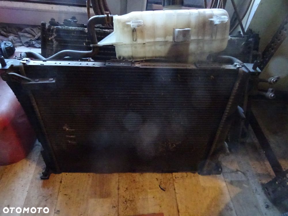 RENAULT CLIO III 3 1,5 DCI CHLODNICA WODY WENTYLATOR ZBIORNIK WYROWNAWCZY CZESCI ROZNE - 2