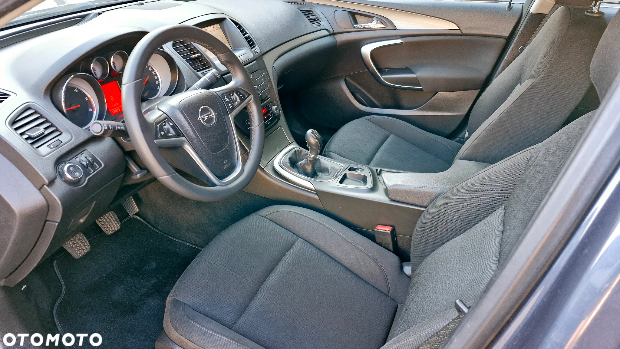 Opel Insignia 2.0 CDTI - 10