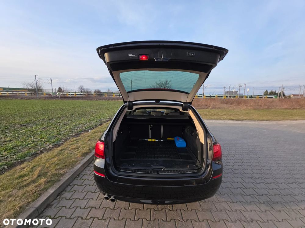 BMW Seria 5 525d xDrive Sport-Aut Luxury Line - 10