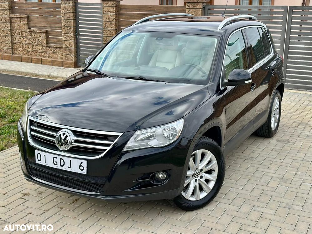 Volkswagen Tiguan - 1