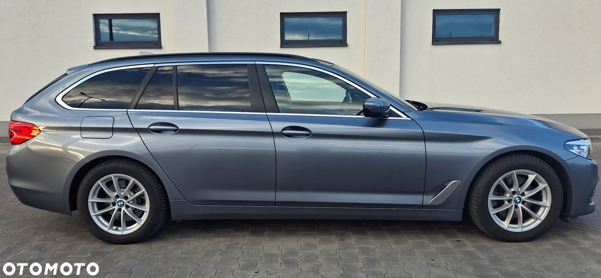 BMW Seria 5 518d Sport Line - 35