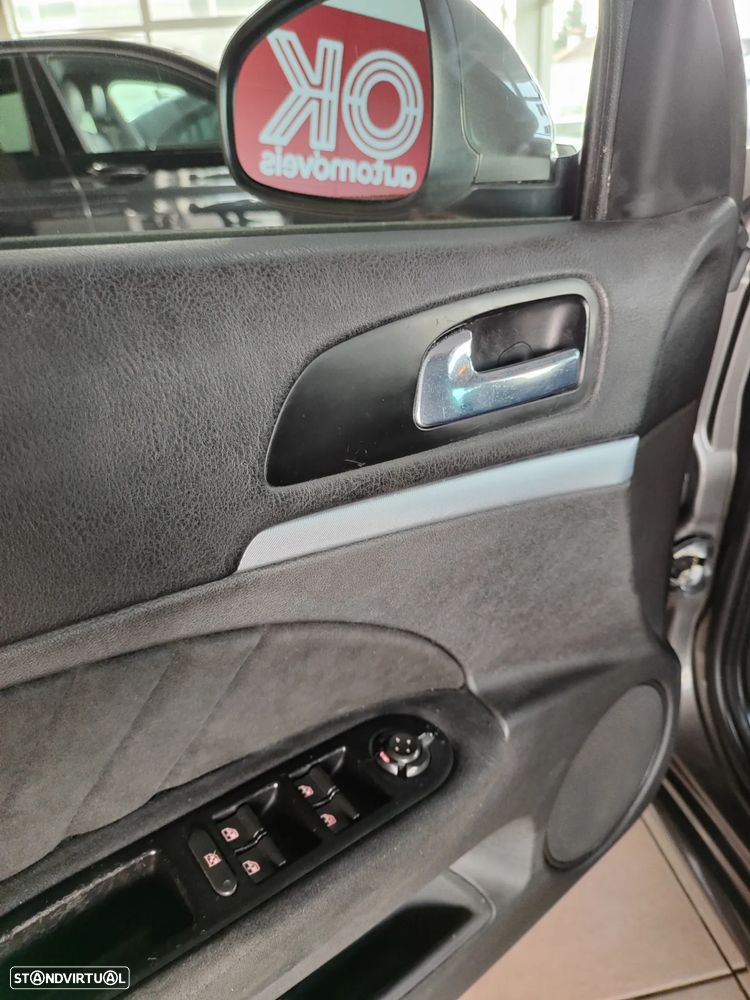 Alfa Romeo 159 Sportwagon 1.9 JTDm 16V Sportiva+ - 22