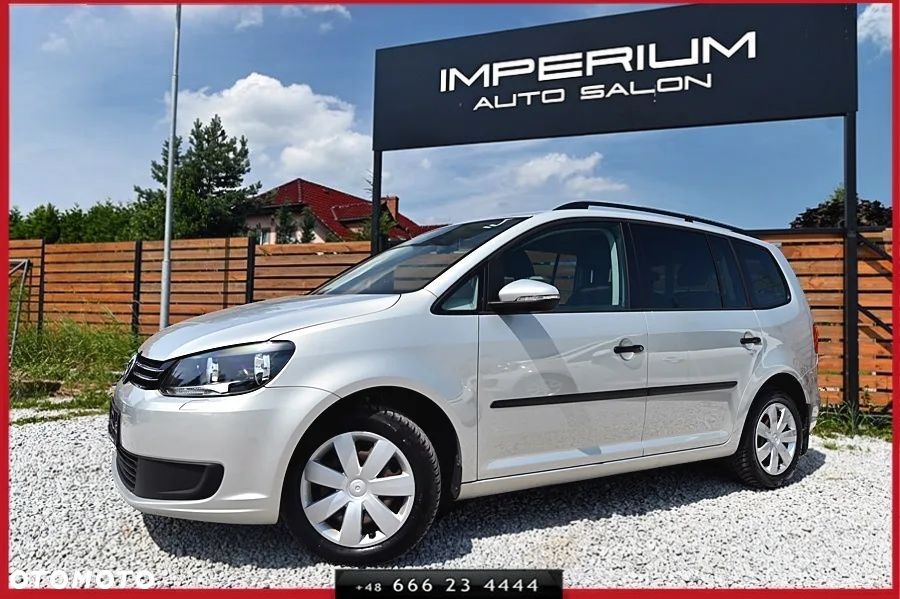 Volkswagen Touran 2011 photo 2