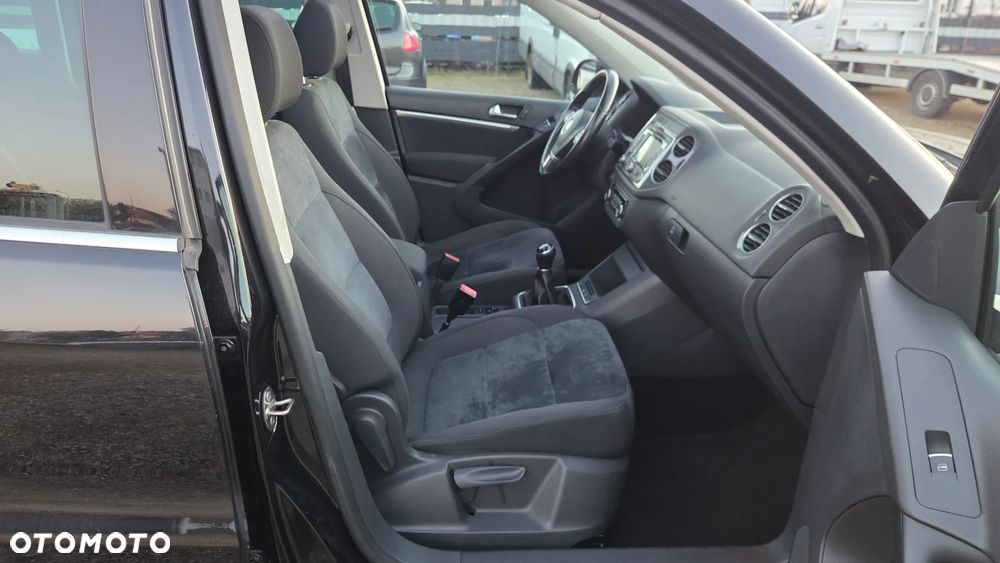 Volkswagen Tiguan 2.0 TDI DPF BlueMotion Technology Sport & Style - 23