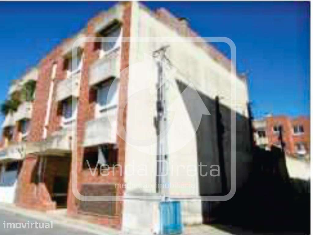 Loja com 225 m² na avenida principal, em Vendas Novas. IMÓVEL DA BANCA - Grande imagem: 4/16