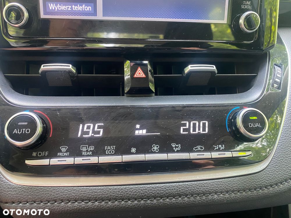 Toyota Corolla 1.8 Hybrid Comfort - 12