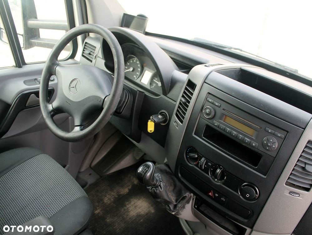 Mercedes-Benz Sprinter - 8