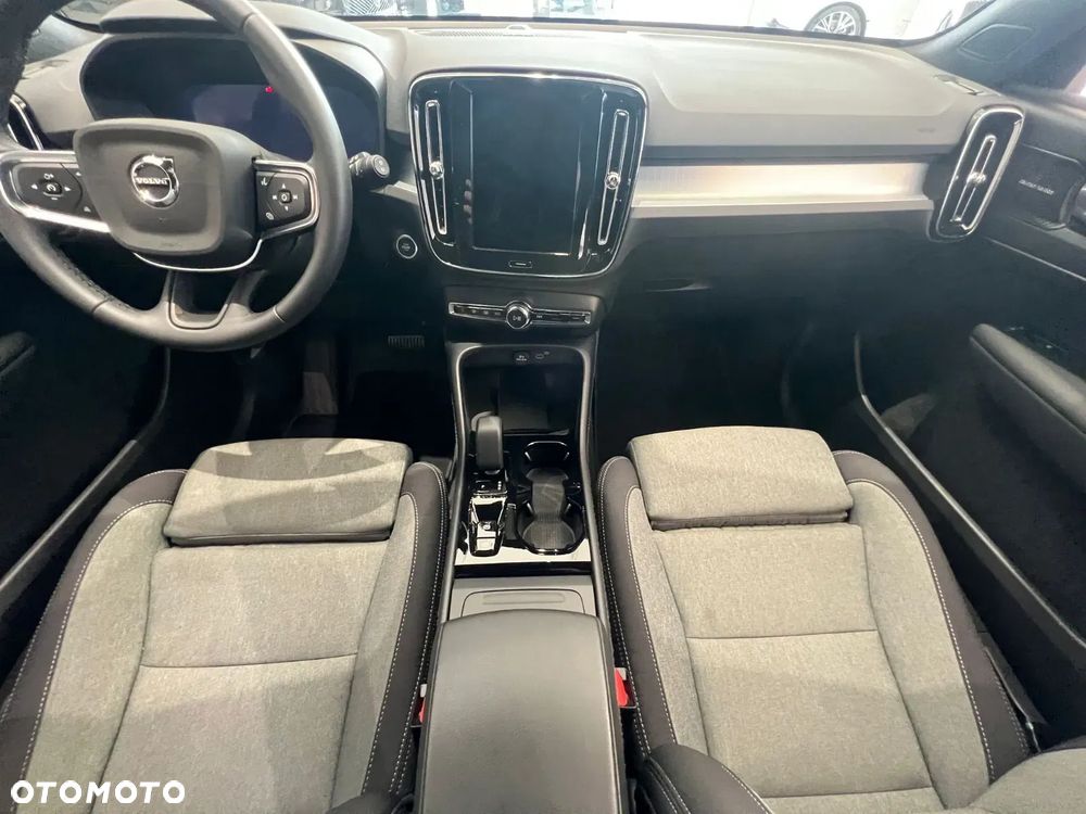 Volvo XC 40 B4 AWD Plus Dark - 18