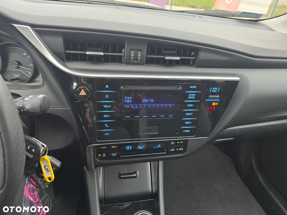Toyota Auris 1.33 VVT-i Life - 23