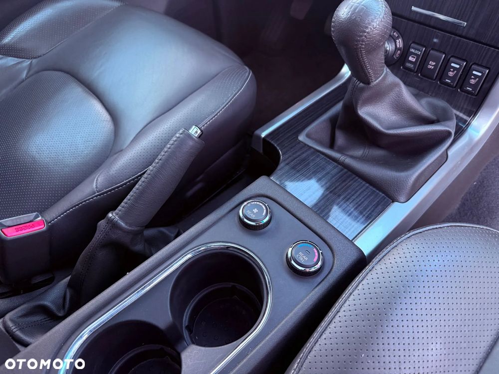 Nissan Pathfinder - 25