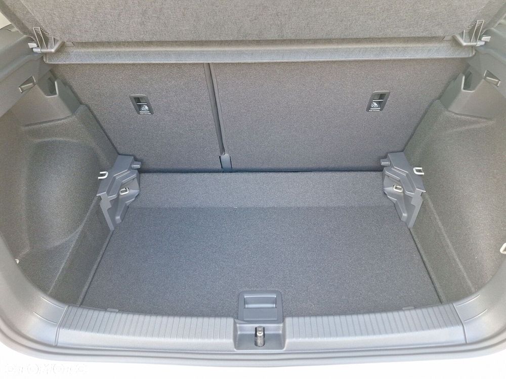 Volkswagen T-Cross - 33