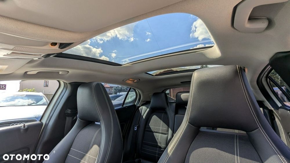 Mercedes-Benz GLA 200 d 4-Matic - 26