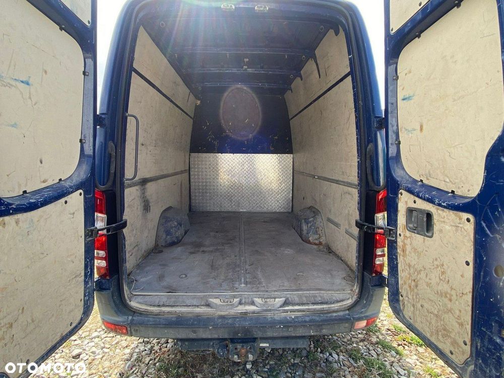 Mercedes-Benz Sprinter - 14