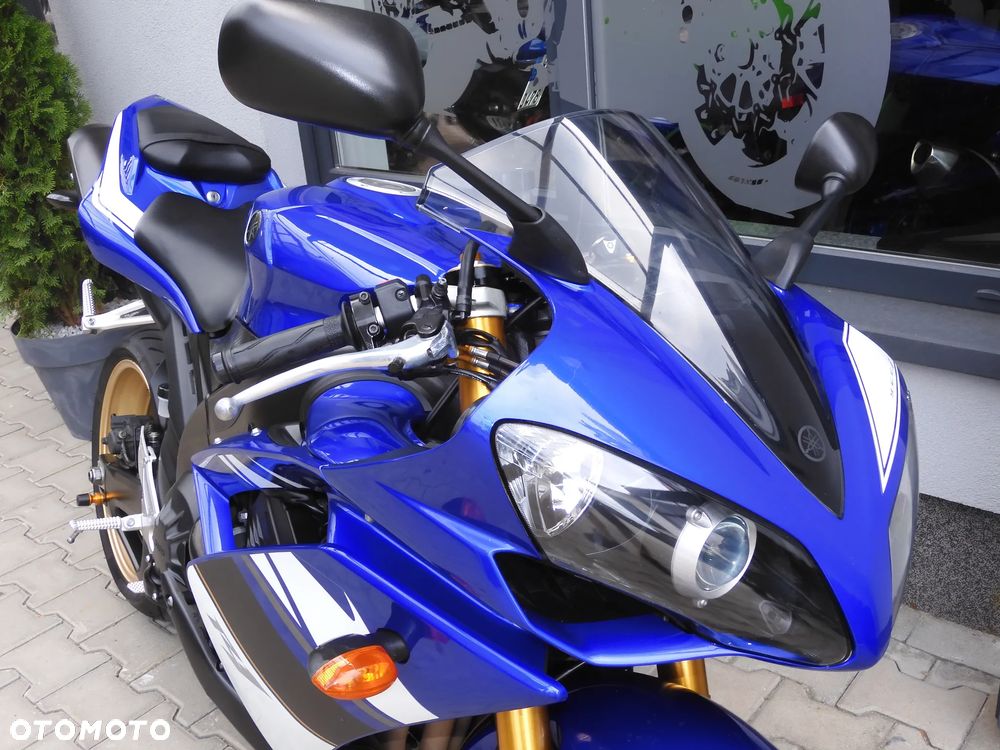 Yamaha R1 - 3
