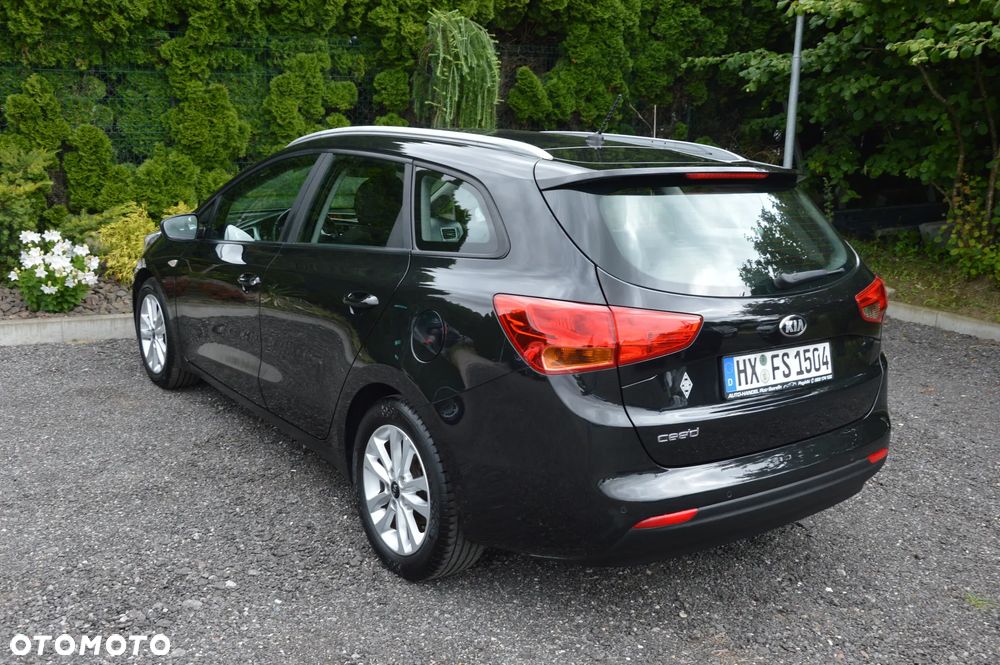 Kia Ceed - 24