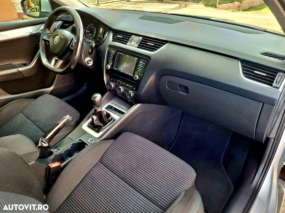 Skoda Octavia 2.0 TDI Premium Edition - 7