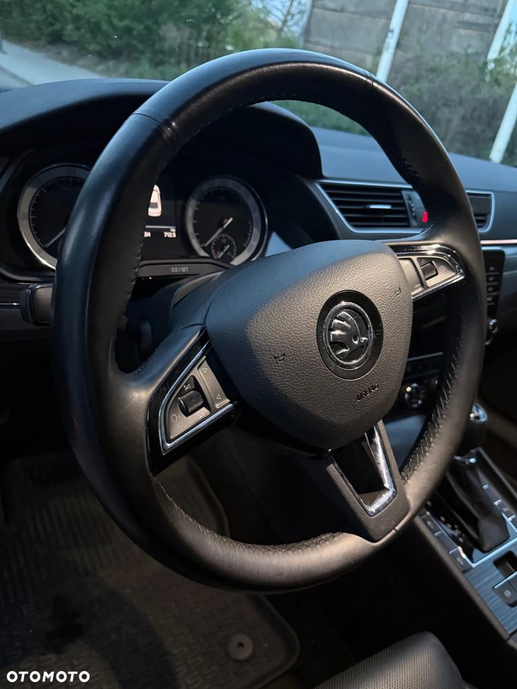 Skoda Superb 2.0 TDI SCR 4x4 Style DSG - 4