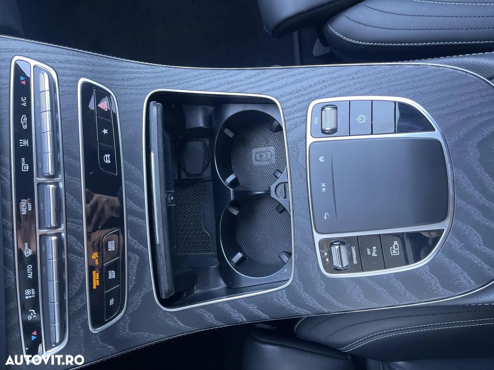 Mercedes-Benz E - 12