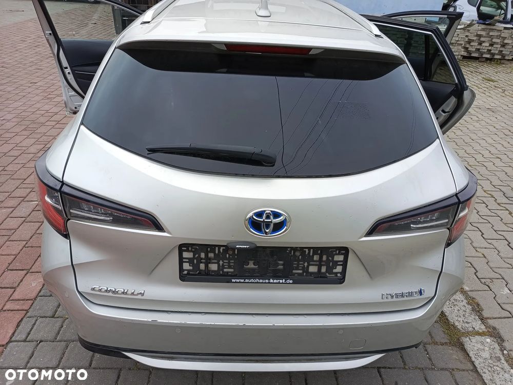 TOYOTA COROLLA E21 KLAPA BAGAŻNIKA Z SZYBĄ GOŁA 1J6 KOMBI