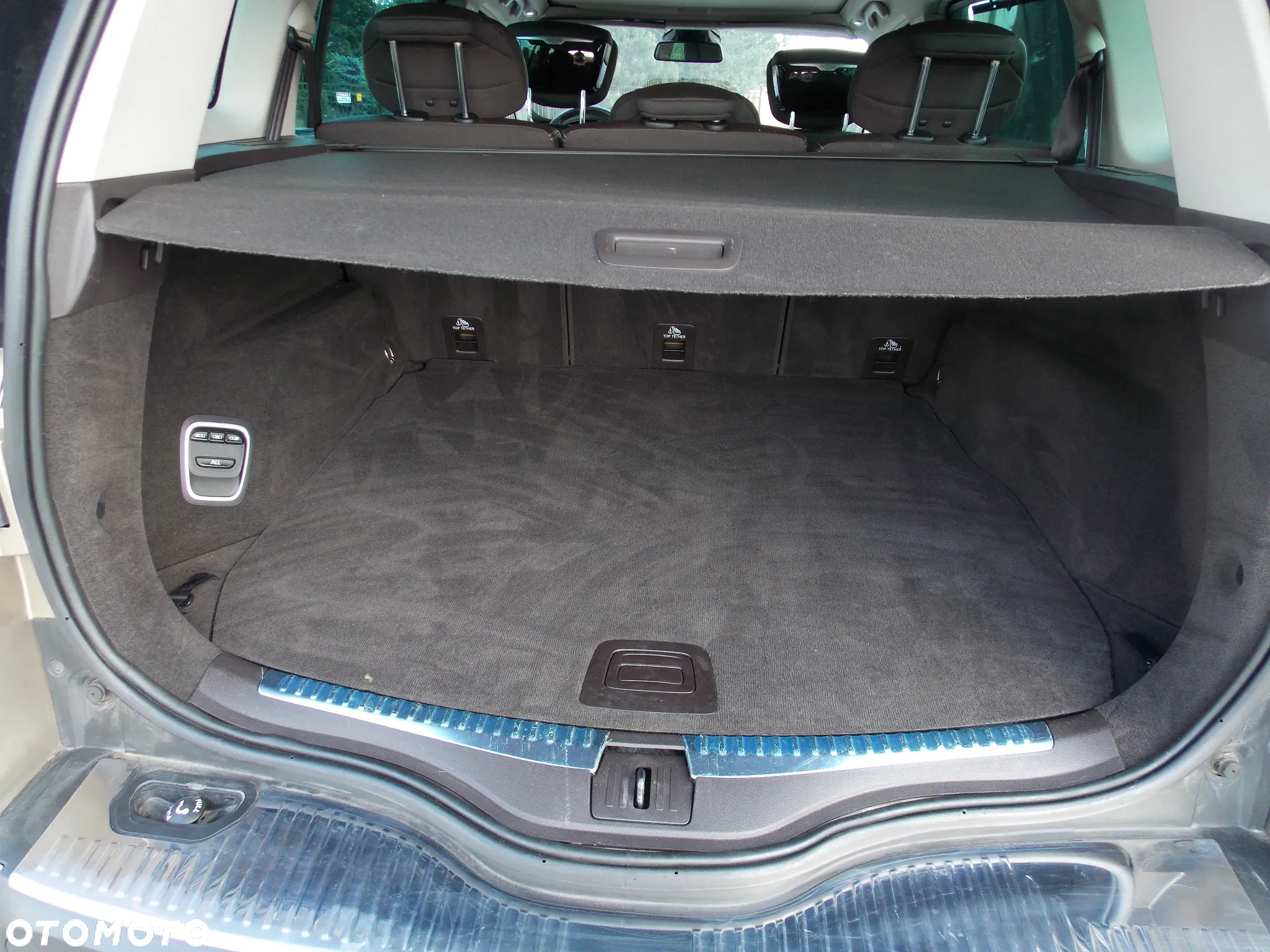 Renault Espace 1.6 dCi Energy Initiale Paris EDC - 16