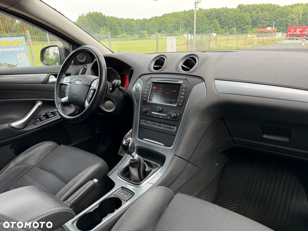 Ford Mondeo - 12