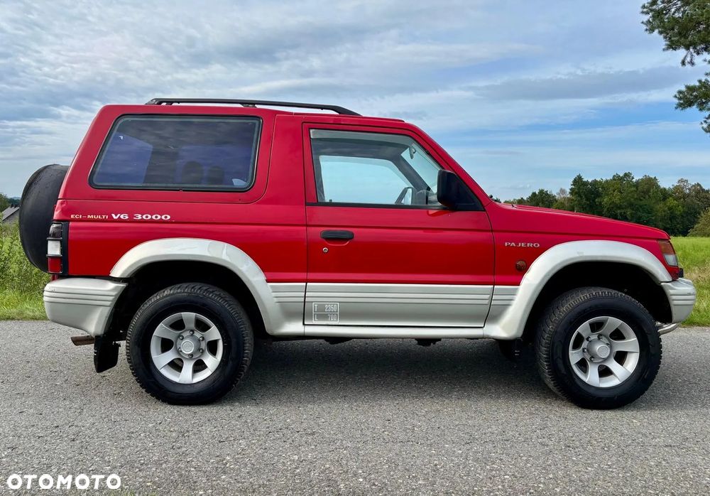 Mitsubishi Pajero - 12