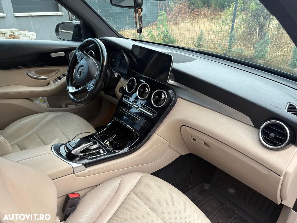 Mercedes-Benz GLC 250 4MATIC 9G-TRONIC - 23