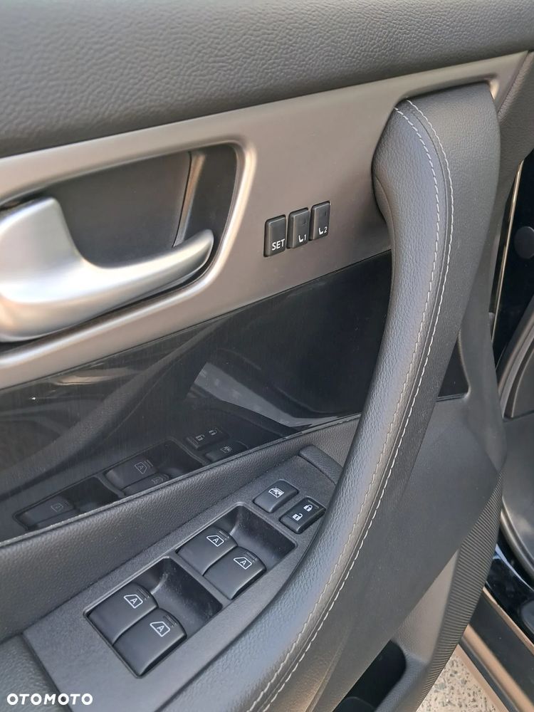 Infiniti FX - 9