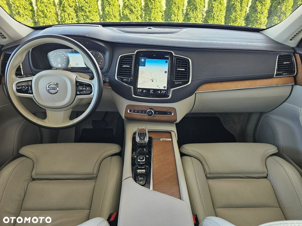 Volvo XC 90 - 40