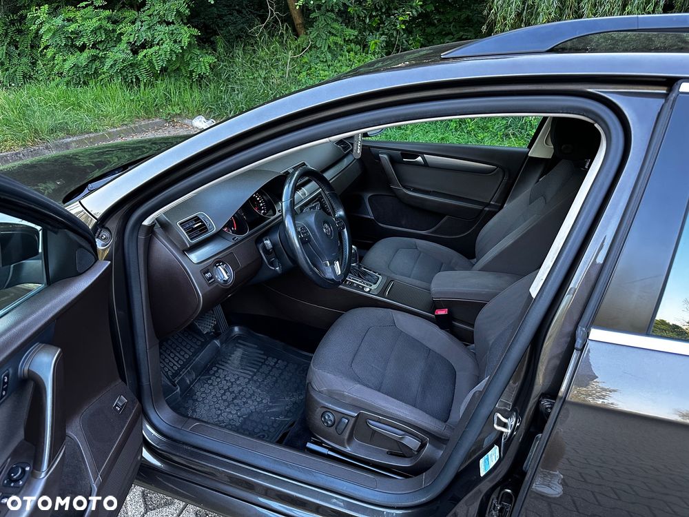 Volkswagen Passat 2.0 TDI Highline DSG - 22