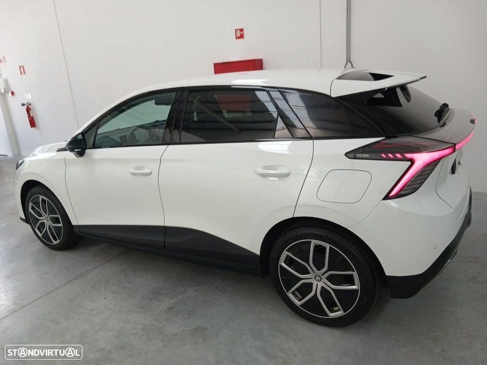 MG MG4 64 kWh Luxury - 15