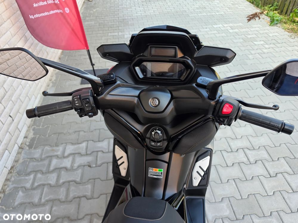 Yamaha X-max - 18