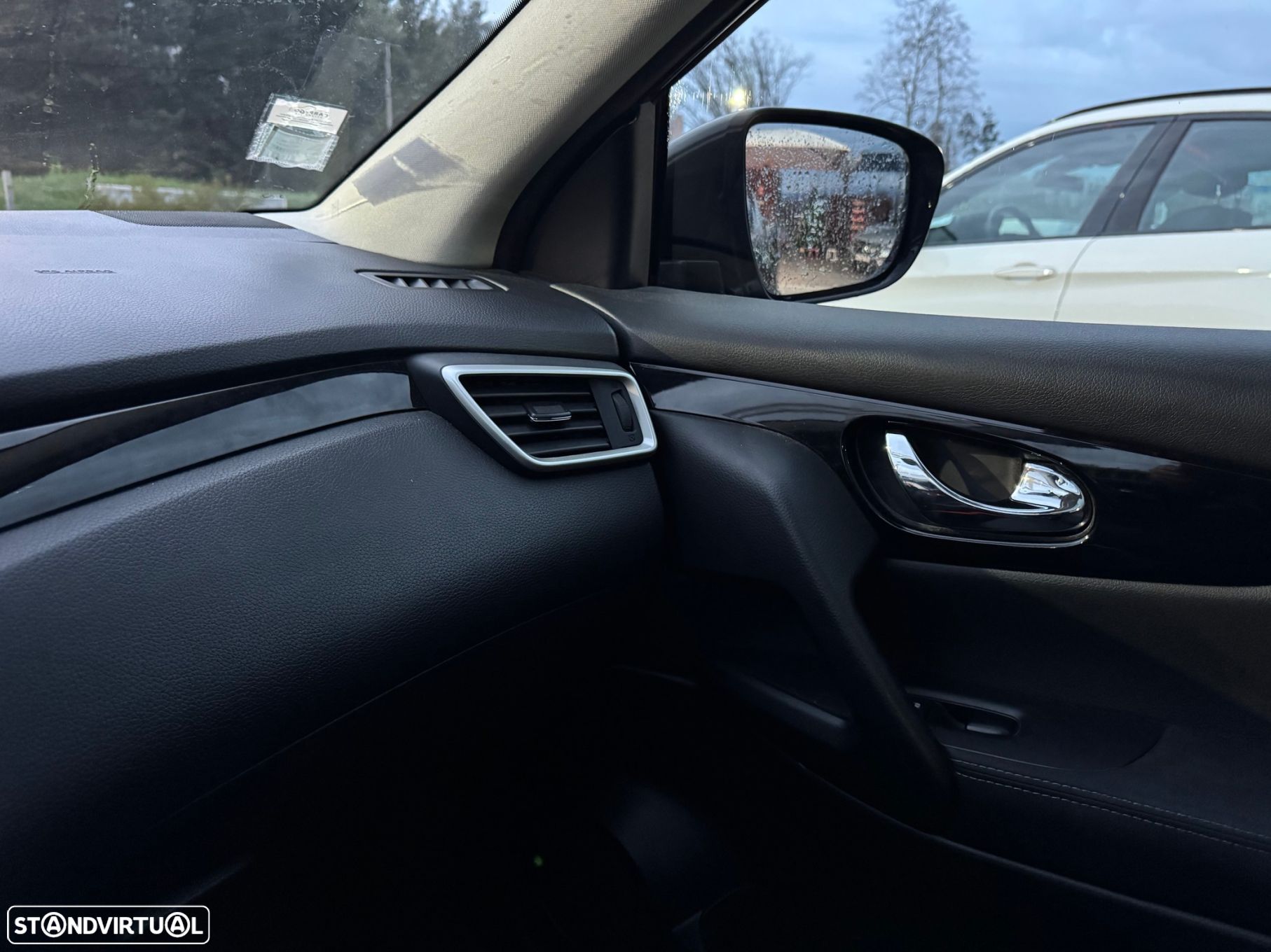 Nissan Qashqai 1.5 dCi N-Connecta 18 - 16
