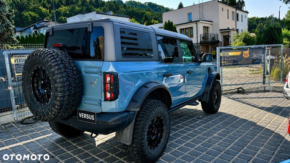 Ford Bronco - 4