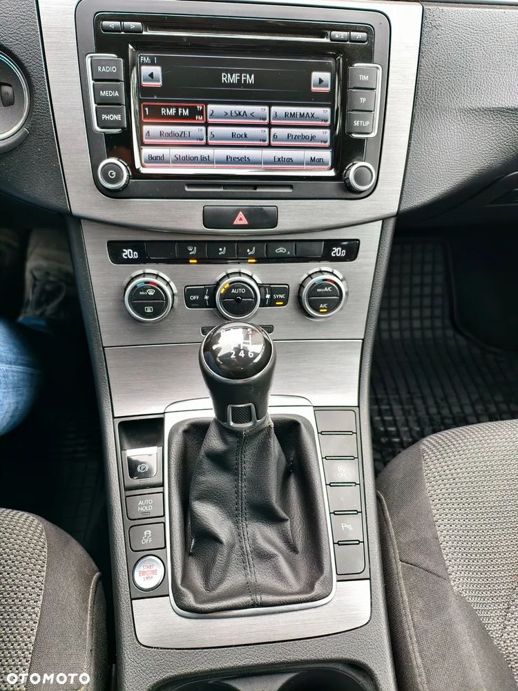 Volkswagen Passat 2.0 TDI Comfortline - 13