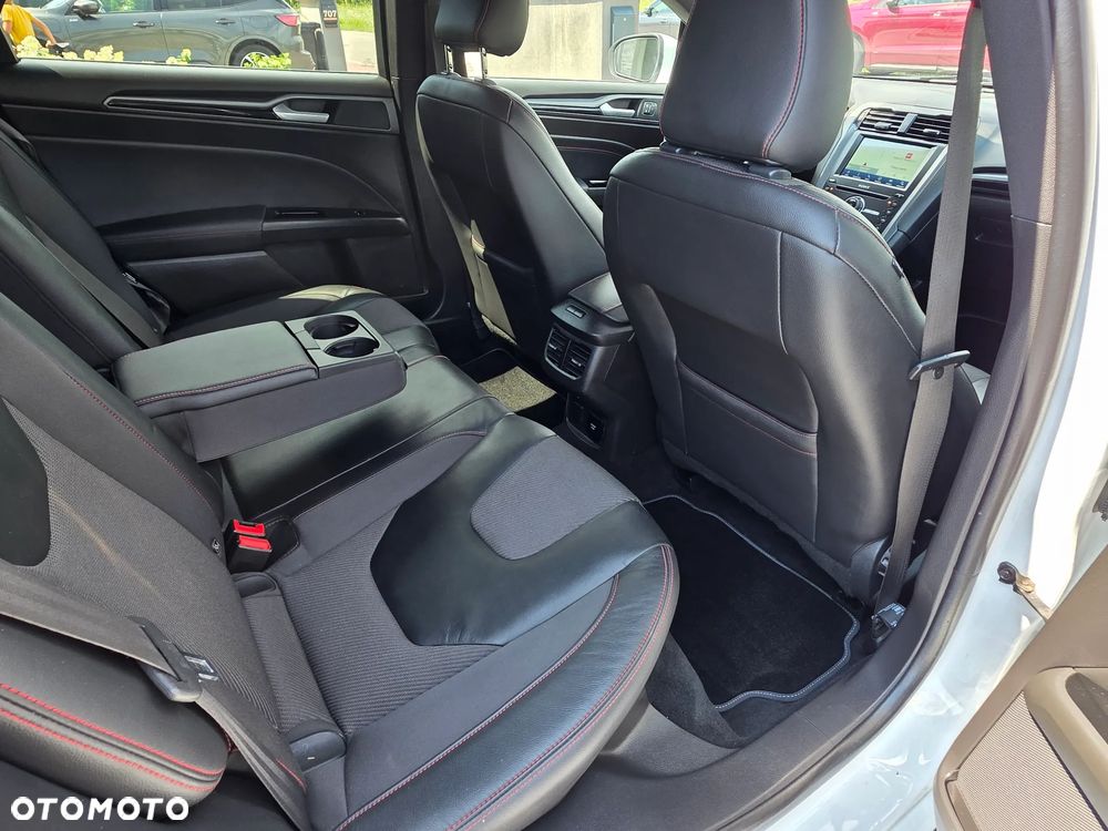 Ford Mondeo SW 2.0 TDCi S&S ST-Line - 11